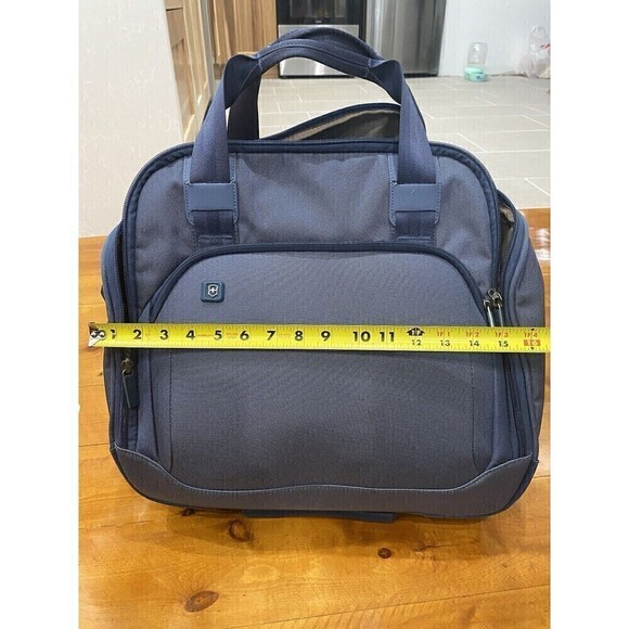 Victorinox Traveler Black 15” Wheeled Luggage Carry On Bag Black Nylon Canvas - Picture 15 of 16